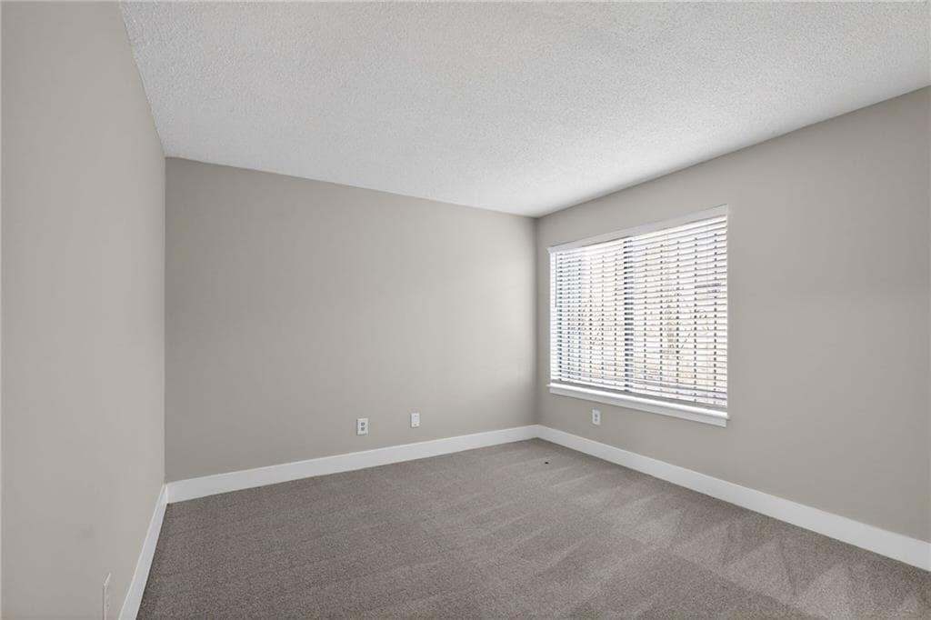 2 bedroom, 1 bathroom, 879 sq ft condominium under contract at 3109 Fairington Drive, Lithonia, GA 30038 — photo 8
