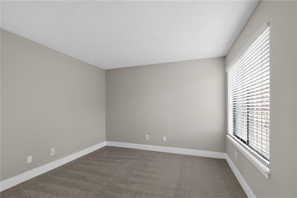 2 bedroom, 1 bathroom, 879 sq ft condominium under contract at 3109 Fairington Drive, Lithonia, GA 30038 — photo 9