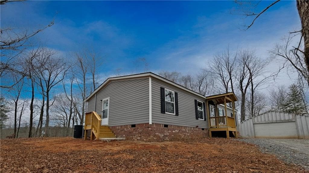 3 bedroom, 2 bathroom, 1,493 sq ft single family residence for sale at 859 Mountain Ridge Drive, Dahlonega, GA 30533 — photo 3