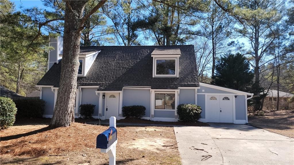 3 bedroom, 3 bathroom, 2,054 sq ft single family residence for sale at 4660 Shannon Court, Union City, GA 30291 — photo 2