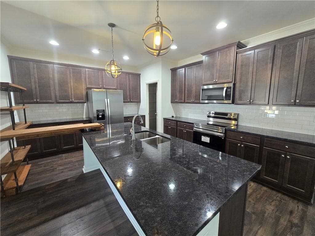 3 bedroom, 3 bathroom, 2,048 sq ft single family residence for sale at 5521 Shallow Branch Drive, Flowery Branch, GA 30542 — photo 7