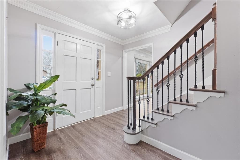 5 bedroom, 4 bathroom, 3,351 sq ft single family residence for sale at 600 Branch Valley Court, Roswell, GA 30076 — photo 3