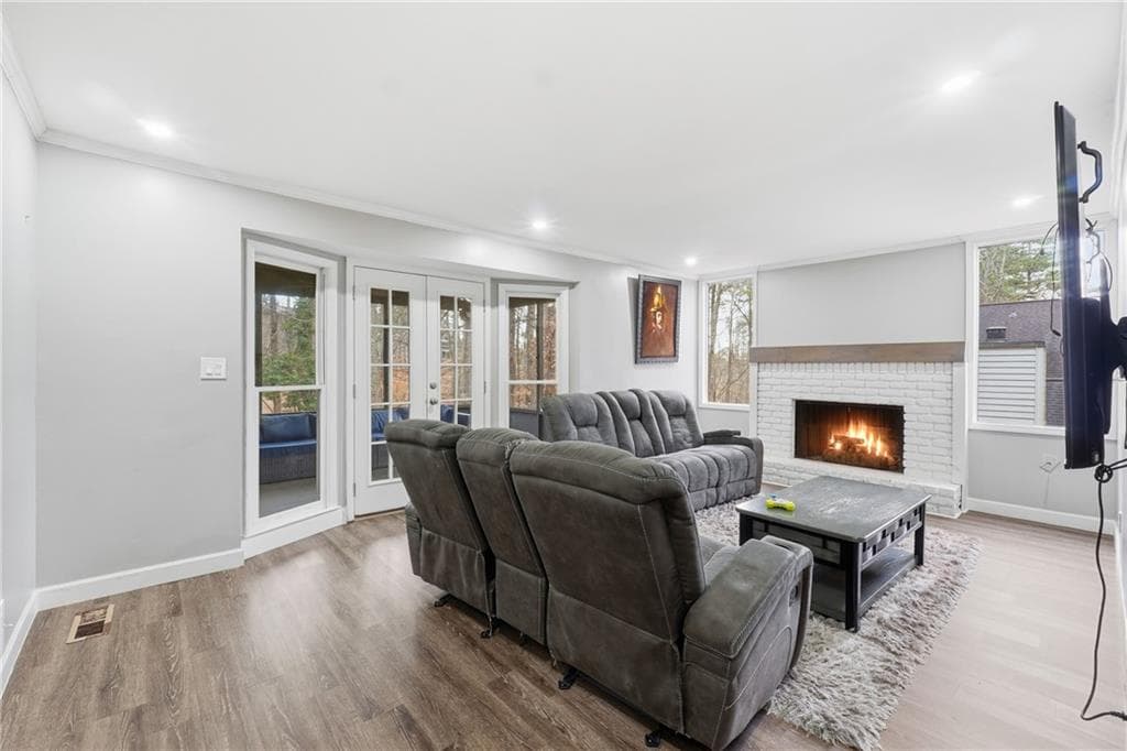 5 bedroom, 4 bathroom, 3,351 sq ft single family residence for sale at 600 Branch Valley Court, Roswell, GA 30076 — photo 6