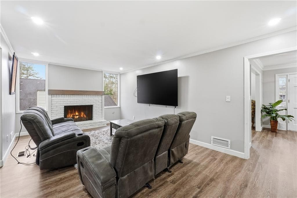 5 bedroom, 4 bathroom, 3,351 sq ft single family residence for sale at 600 Branch Valley Court, Roswell, GA 30076 — photo 7