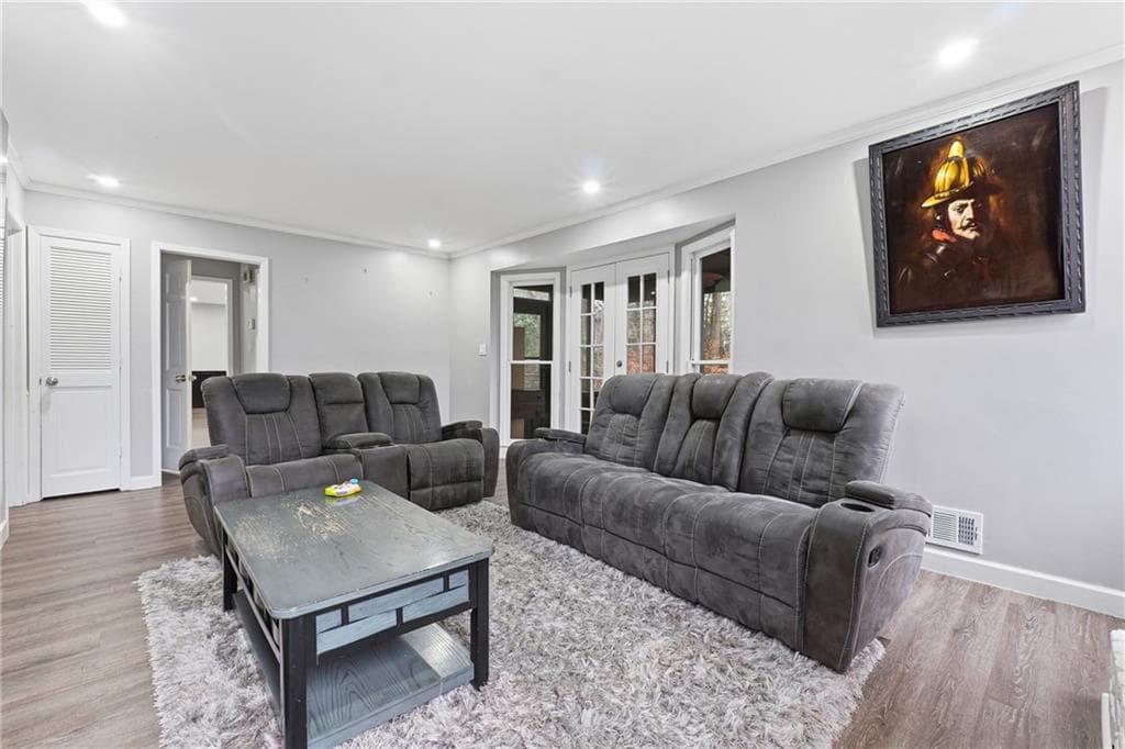 5 bedroom, 4 bathroom, 3,351 sq ft single family residence for sale at 600 Branch Valley Court, Roswell, GA 30076 — photo 8