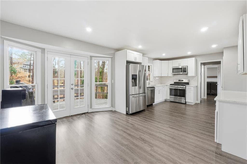 5 bedroom, 4 bathroom, 3,351 sq ft single family residence for sale at 600 Branch Valley Court, Roswell, GA 30076 — photo 10