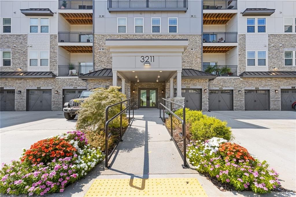 3211 Orwell Way 4305, Cumming, GA 30041 — most recent listing photo
