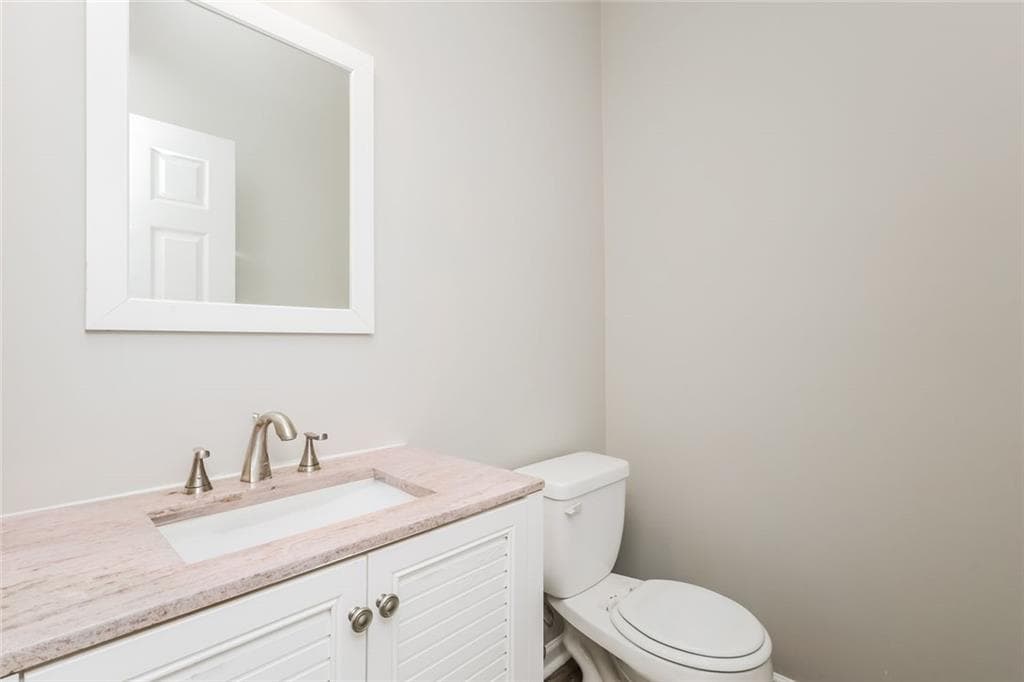 5 bedroom, 3 bathroom, 3,541 sq ft single family residence for sale at 1230 Edythe Court, Mcdonough, GA 30252 — photo 5