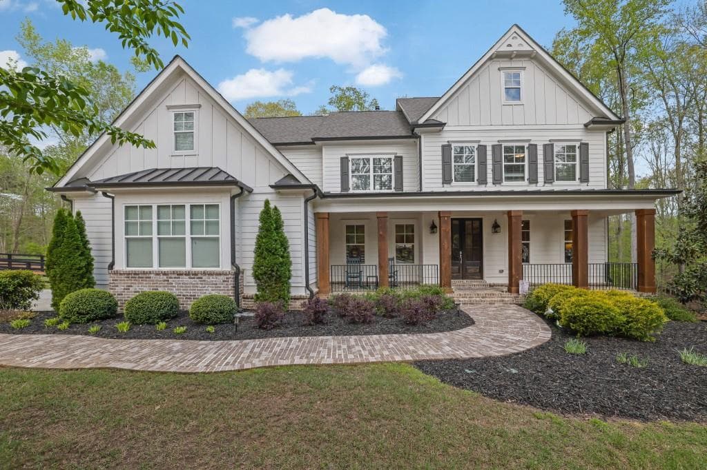 5 bedroom, 4 bathroom, 4,126 sq ft single family residence for sale at 123 Townsend Pass, Alpharetta, GA 30004 — photo 2