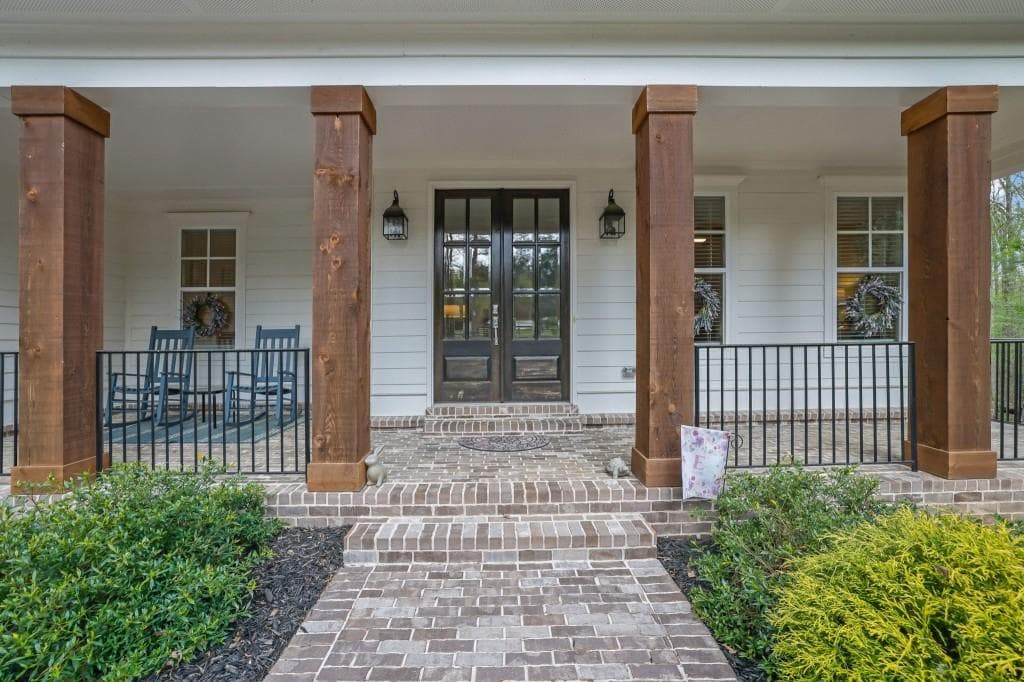 5 bedroom, 4 bathroom, 4,126 sq ft single family residence for sale at 123 Townsend Pass, Alpharetta, GA 30004 — photo 4