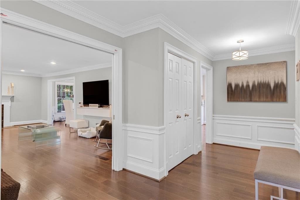 4 bedroom, 4 bathroom, 4,400 sq ft single family residence for sale at 2660 Spalding Drive, Atlanta, GA 30350 — photo 5