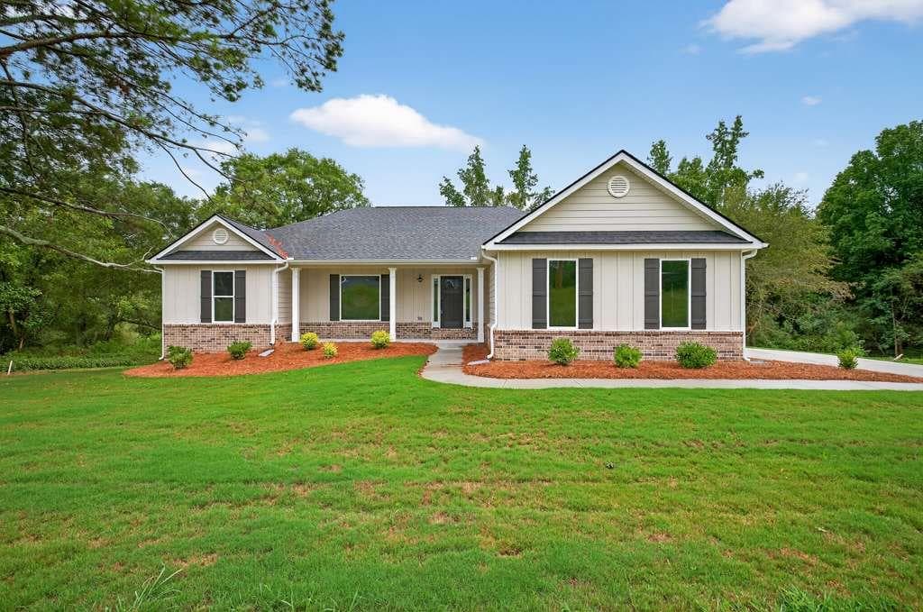 328 Advent Drive, Winder, GA 30680 — most recent listing photo