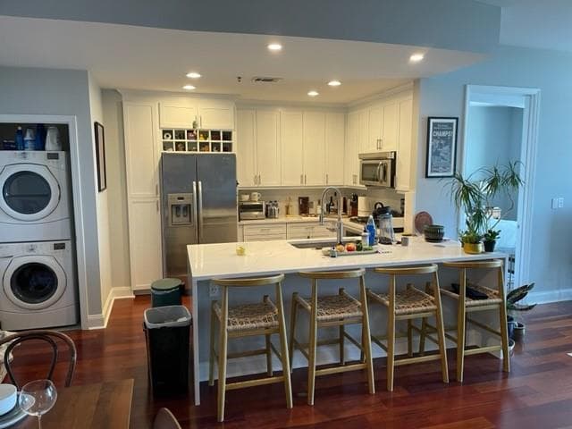 1 bedroom, 2 bathroom, 1,244 sq ft condominium under contract at 270 17th Street 1607, Atlanta, GA 30363 — photo 2