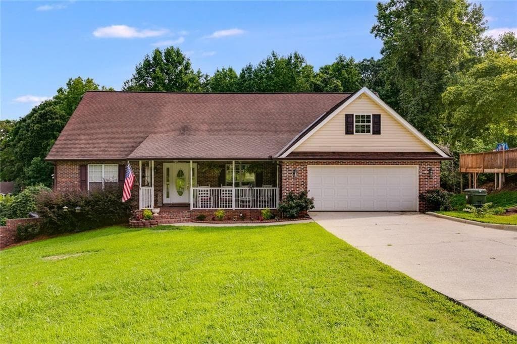 3 bedroom, 3 bathroom, 2,960 sq ft single family residence for sale at 144 Bobs Drive, Mableton, GA 30126 — photo 3