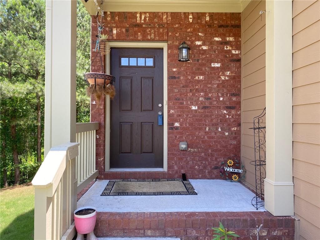 4 bedroom, 3 bathroom, 2,405 sq ft single family residence for sale at 3692 archgate Court, Alpharetta, GA 30004 — photo 3