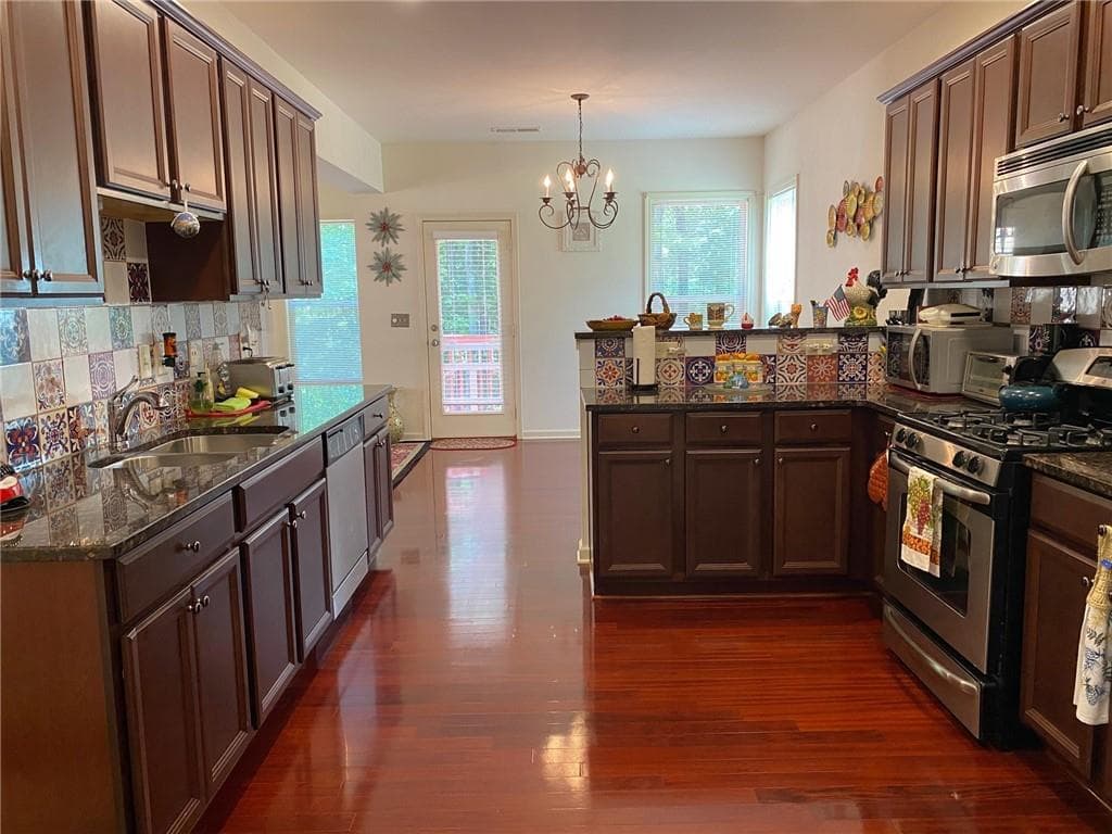 4 bedroom, 3 bathroom, 2,405 sq ft single family residence for sale at 3692 archgate Court, Alpharetta, GA 30004 — photo 8