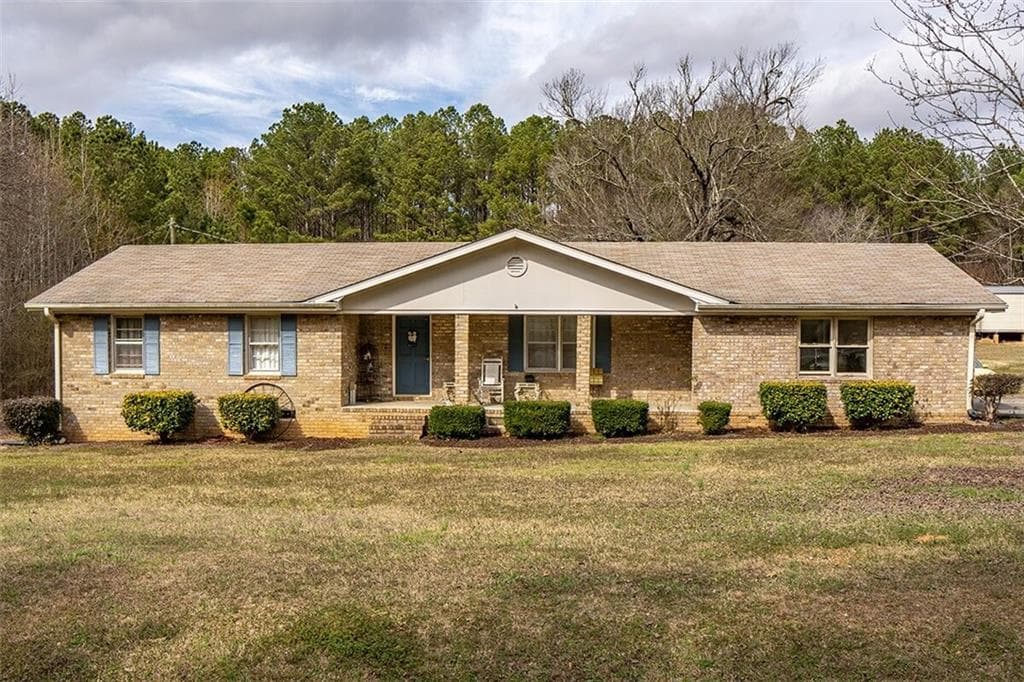 724 Earl North Road, Newnan, GA 30263 — most recent listing photo