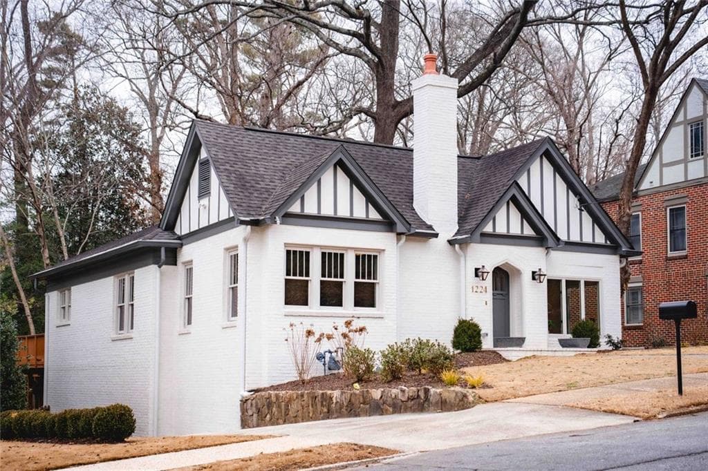 3 bedroom, 2 bathroom, 1,610 sq ft single family residence for sale at 1224 Stillwood Drive, Atlanta, GA 30306 — photo 3