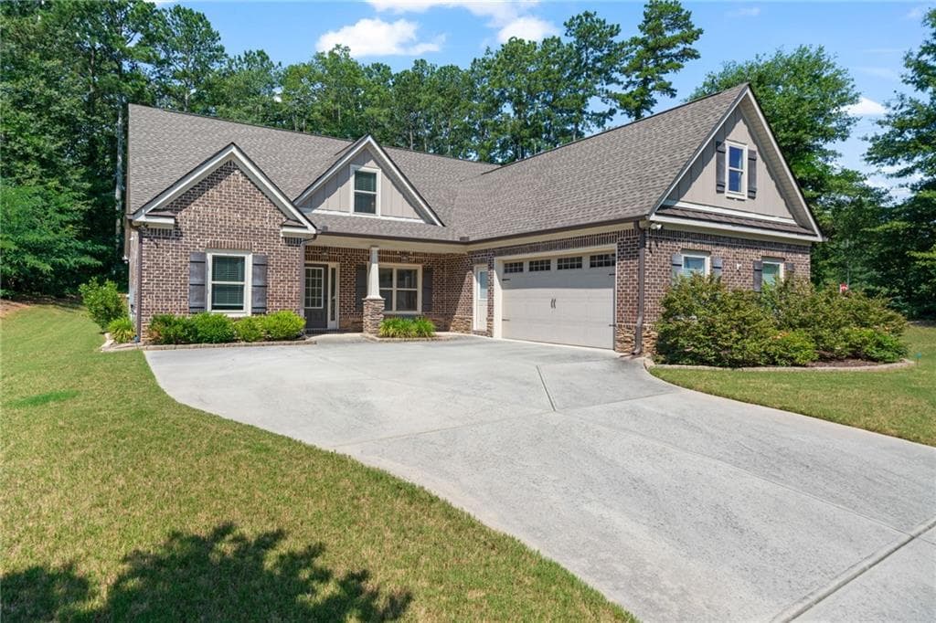 4 bedroom, 3 bathroom, 2,682 sq ft single family residence for sale at 902 Edgewater Drive, Loganville, GA 30052 — photo 3