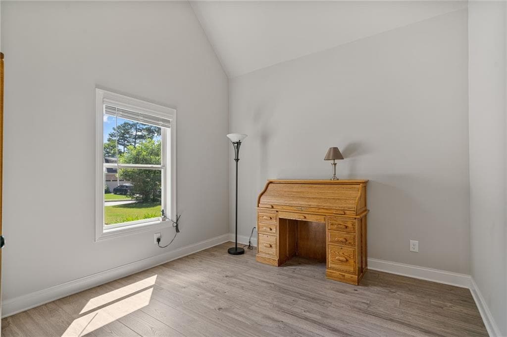 4 bedroom, 3 bathroom, 2,682 sq ft single family residence for sale at 902 Edgewater Drive, Loganville, GA 30052 — photo 10