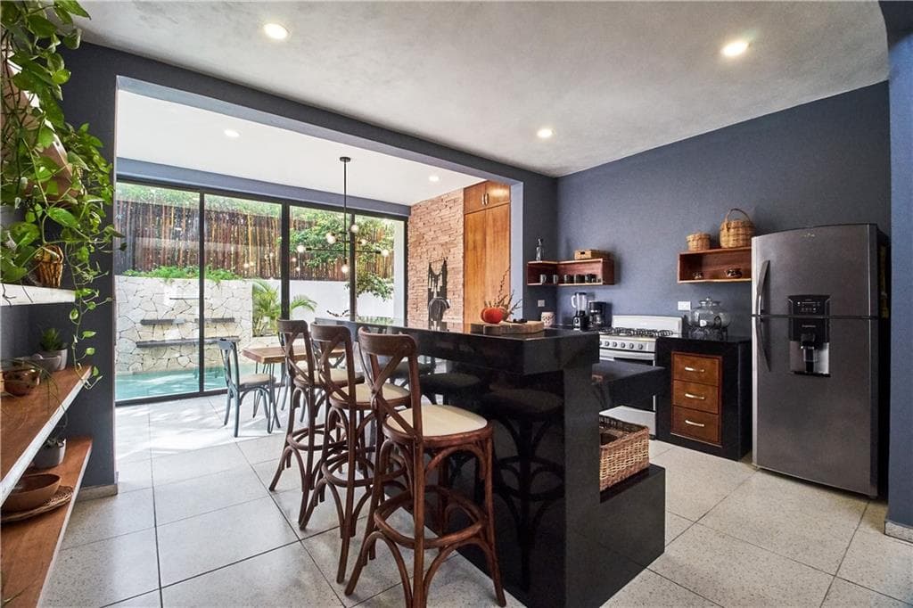 3 bedroom, 4 bathroom, 3,100 sq ft single family residence for sale at 28 La Selva, Out of Country, TX 77760 — photo 10