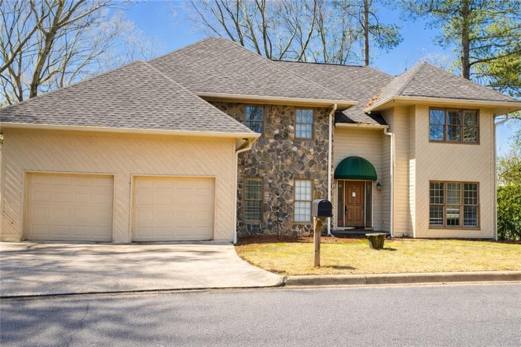 5 bedroom, 4 bathroom, 4,596 sq ft single family residence sold at 200 Fairway Ridge Drive, Alpharetta, GA 30022