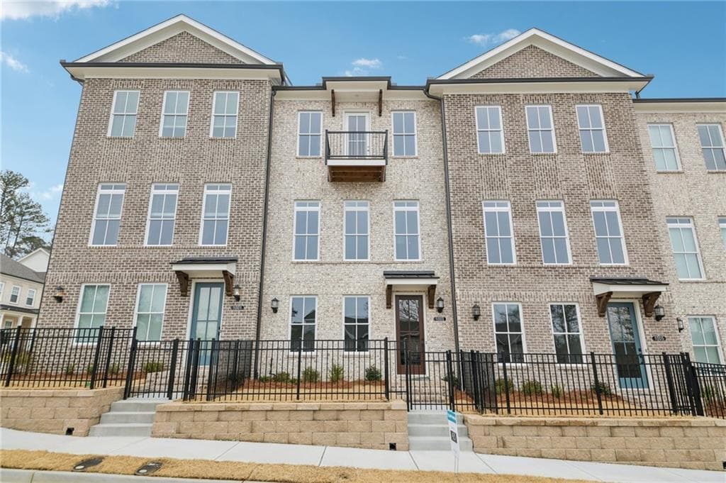 4 bedroom, 4 bathroom, 2,400 sq ft townhouse sold at 1003 Crown Oak Street 43, Johns Creek, GA 30022