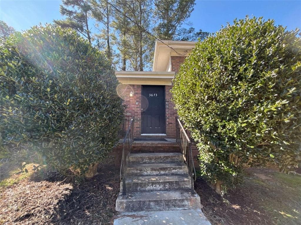 4 bedroom, 2 bathroom, 1,550 sq ft single family residence for sale at 3673 Glen Falls Drive, Decatur, GA 30032 — photo 3