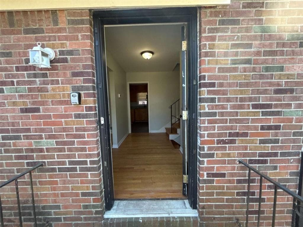 4 bedroom, 2 bathroom, 1,550 sq ft single family residence for sale at 3673 Glen Falls Drive, Decatur, GA 30032 — photo 4