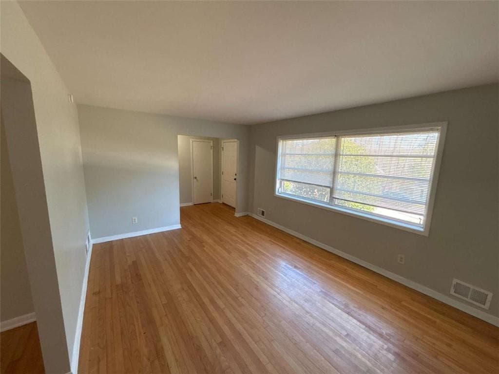 4 bedroom, 2 bathroom, 1,550 sq ft single family residence for sale at 3673 Glen Falls Drive, Decatur, GA 30032 — photo 7