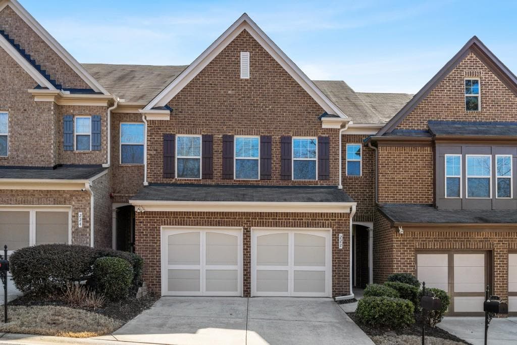 3 bedroom, 3 bathroom, 1,865 sq ft townhouse sold at 222 Ashley Lane, Smyrna, GA 30080