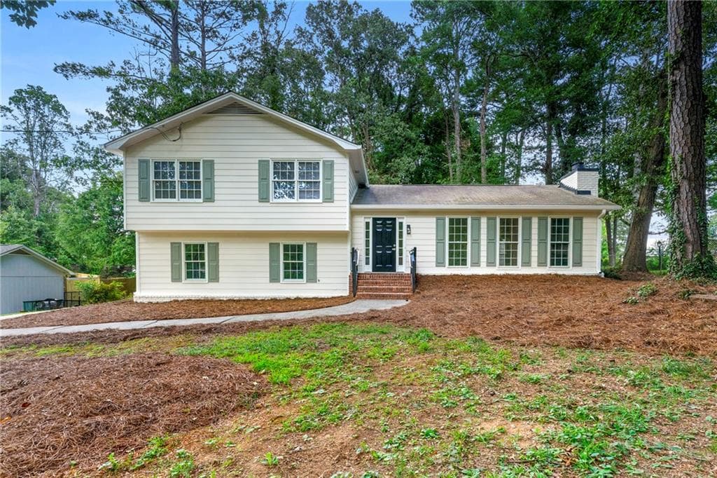 3 bedroom, 2 bathroom, 1,780 sq ft single family residence sold at 1586 Lucelle Avenue, Stone Mountain, GA 30087