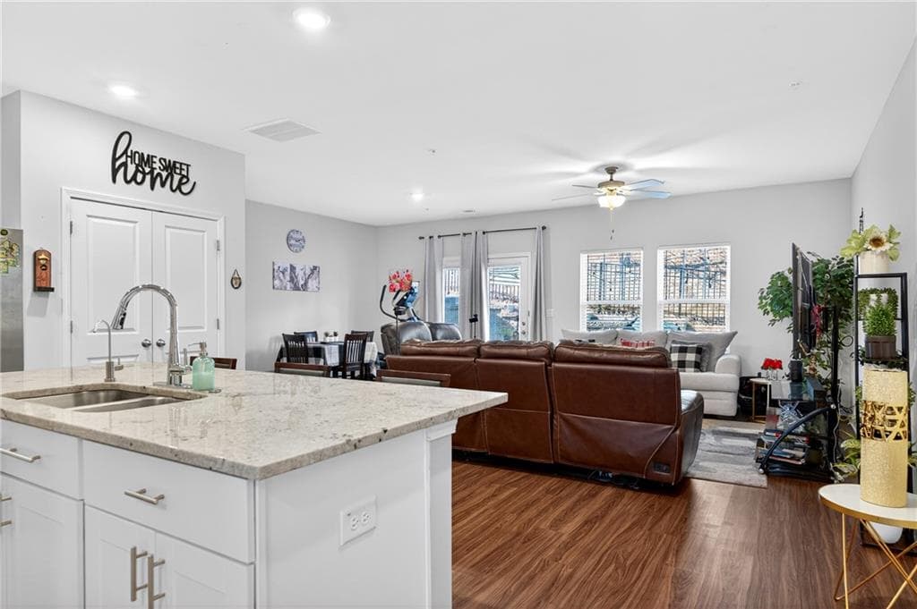 3 bedroom, 3 bathroom, 1,888 sq ft townhouse for sale at 1318 Vayda Court, Marietta, GA 30066 — photo 10