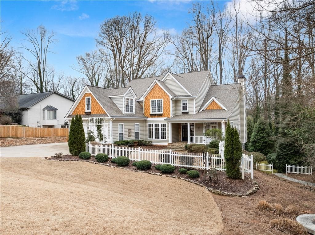 6 bedroom, 5 bathroom, 4,100 sq ft single family residence under contract at 1180 Springdale Road, Gainesville, GA 30501 — photo 4