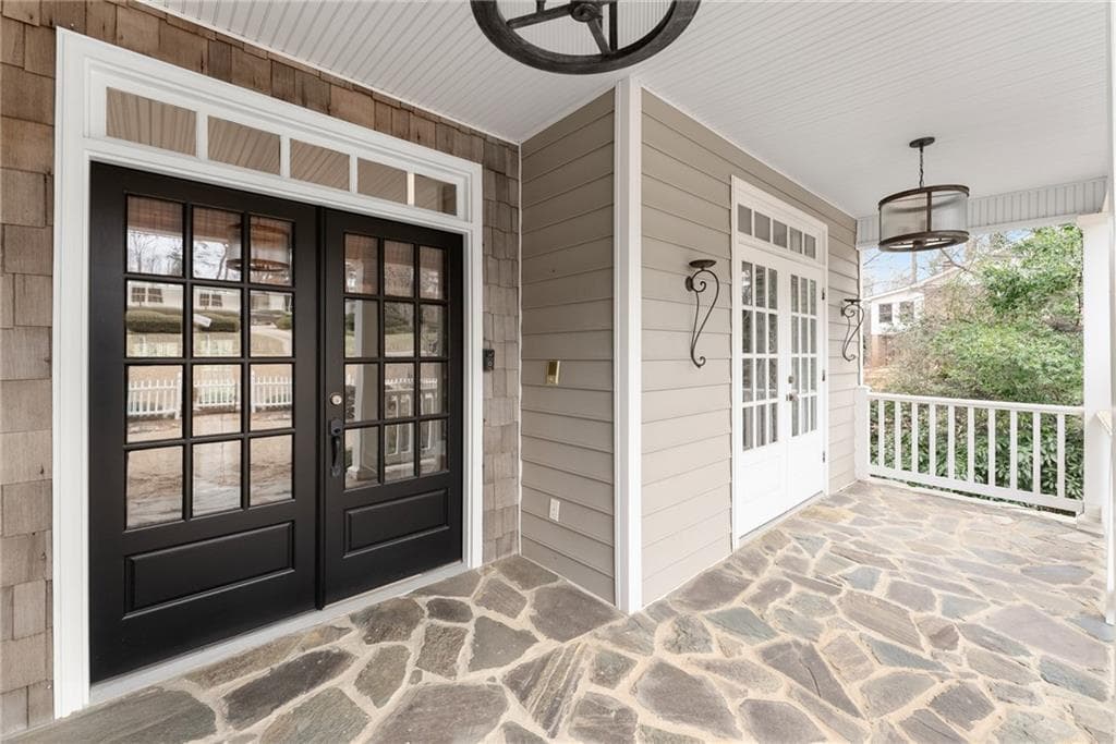 6 bedroom, 5 bathroom, 4,100 sq ft single family residence under contract at 1180 Springdale Road, Gainesville, GA 30501 — photo 5