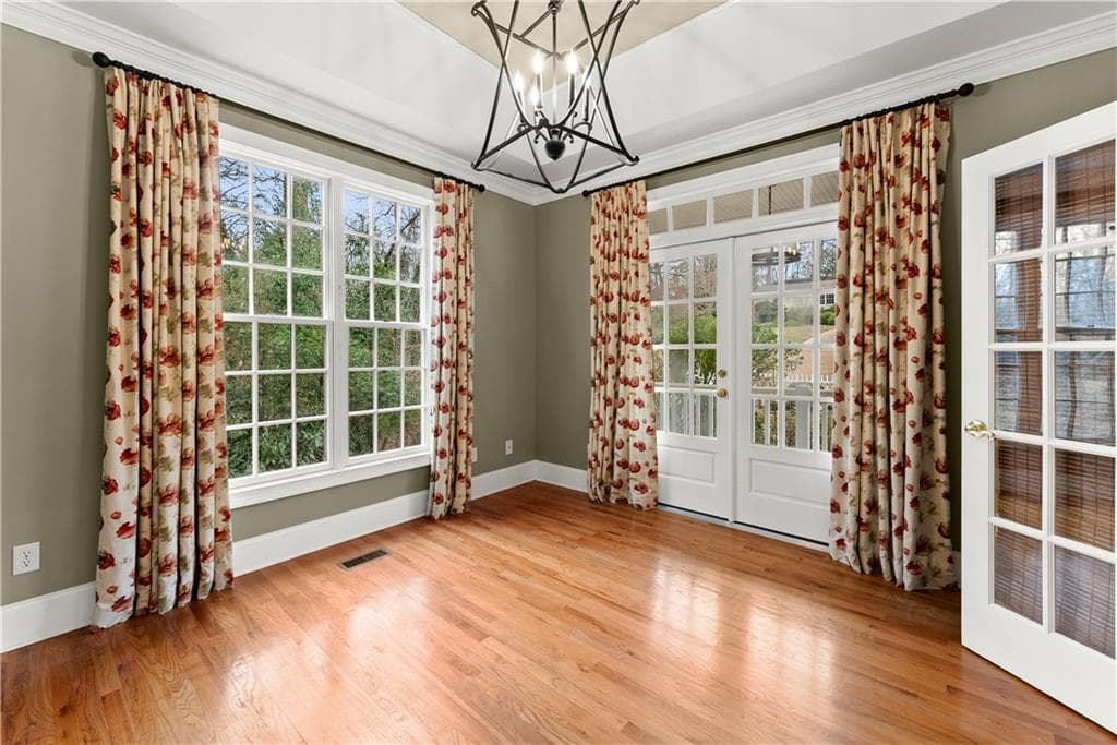 6 bedroom, 5 bathroom, 4,100 sq ft single family residence under contract at 1180 Springdale Road, Gainesville, GA 30501 — photo 7