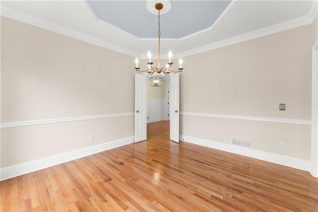 6 bedroom, 5 bathroom, 4,100 sq ft single family residence under contract at 1180 Springdale Road, Gainesville, GA 30501 — photo 9