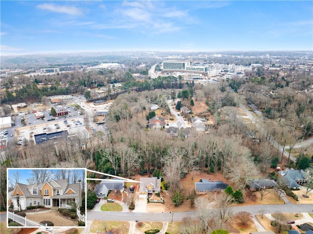 6 bedroom, 5 bathroom, 4,100 sq ft single family residence under contract at 1180 Springdale Road, Gainesville, GA 30501 — photo 2