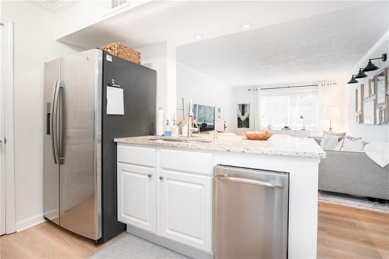 1 bedroom, 1 bathroom, 740 sq ft condominium for sale at 100 Biscayne Drive D1, Atlanta, GA 30309 — photo 10