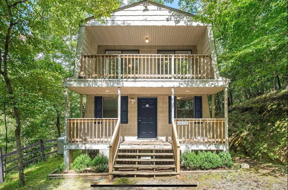 3 bedroom, 2 bathroom, 1,335 sq ft single family residence for sale at 393 Garnet Drive, Ellijay, GA 30540