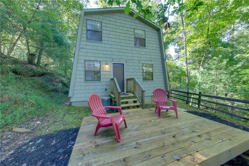 3 bedroom, 2 bathroom, 1,335 sq ft single family residence for sale at 393 Garnet Drive, Ellijay, GA 30540 — photo 2