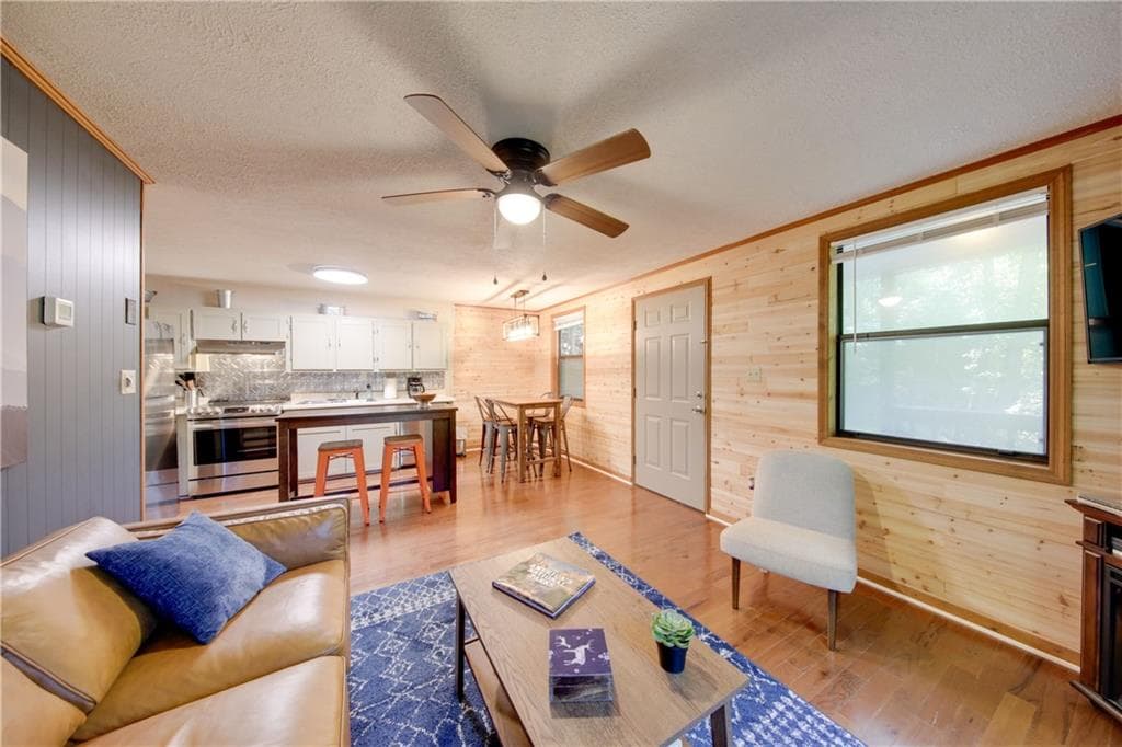 3 bedroom, 2 bathroom, 1,335 sq ft single family residence for sale at 393 Garnet Drive, Ellijay, GA 30540 — photo 3