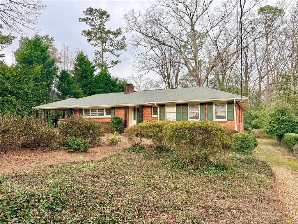 3 bedroom, 2 bathroom, 1,885 sq ft single family residence sold at 4580 E Conway Drive, Atlanta, GA 30327