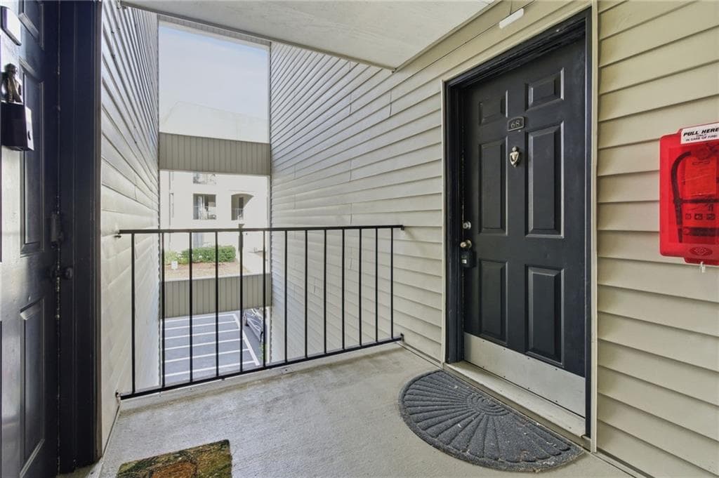 1 bedroom, 1 bathroom, 650 sq ft condominium for sale at 2657 Lenox Road E68, Atlanta, GA 30324 — photo 3