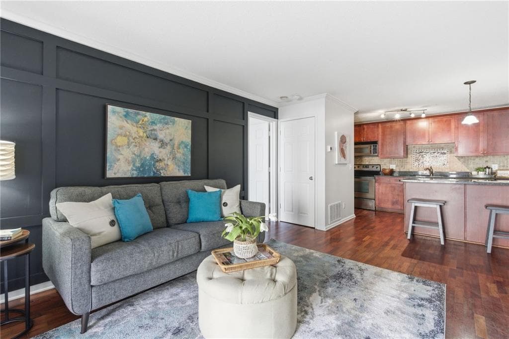 1 bedroom, 1 bathroom, 650 sq ft condominium for sale at 2657 Lenox Road E68, Atlanta, GA 30324 — photo 5