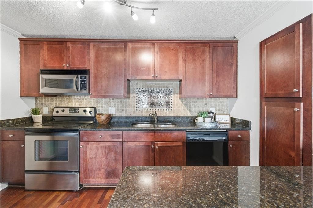 1 bedroom, 1 bathroom, 650 sq ft condominium for sale at 2657 Lenox Road E68, Atlanta, GA 30324 — photo 10