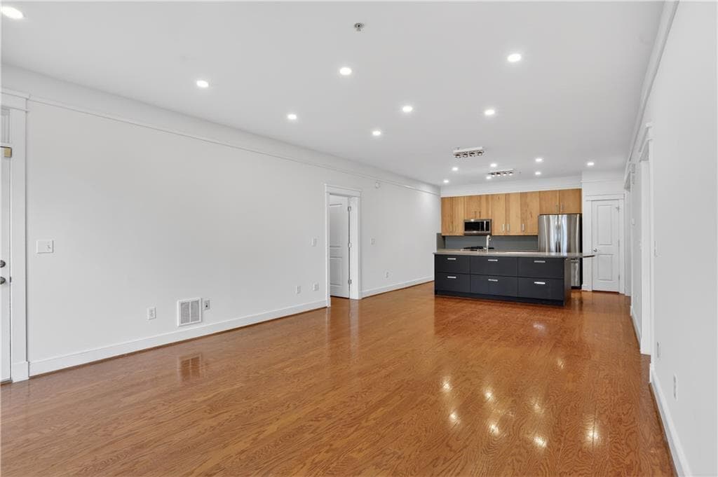 2 bedroom, 2 bathroom, 1,388 sq ft condominium for sale at 273 12th Street 210, Atlanta, GA 30309 — photo 4