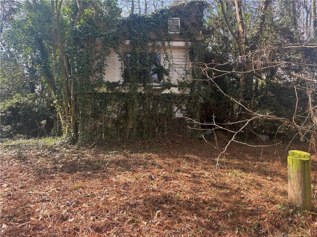 single family residence under contract at 2973 Lee Road, Snellville, GA 30039