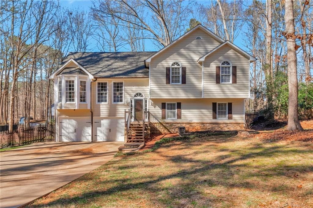 4 bedroom, 3 bathroom single family residence for rent at 1319 Towne Harbor Trail, Woodstock, GA 30189 for $5,750 a month — photo 1 of 26