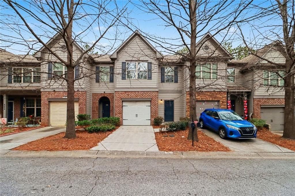 3 bedroom, 3 bathroom, 1,738 sq ft townhouse for sale at 504 Jefferson Chase Street, Atlanta, GA 30354